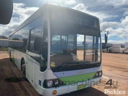 2002 Volvo B6R Road Cruiser Passenger Bus