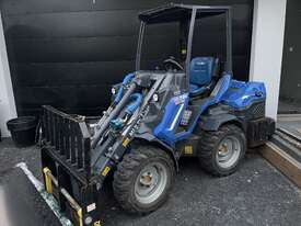 Multione Loader - picture0' - Click to enlarge