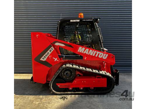 Manitou Track Loader 612Kg ROC - 1350RT with 4x1 Bucket