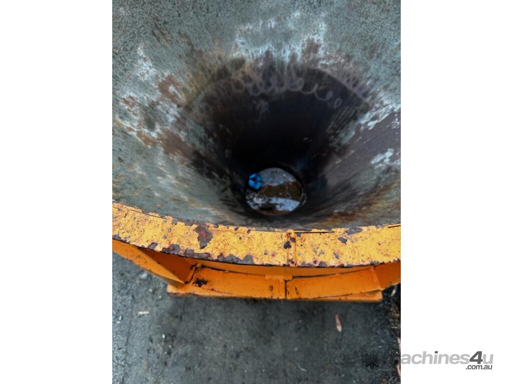 Used 2021 Acora Heavy Duty Concrete Kibble Used for only 1