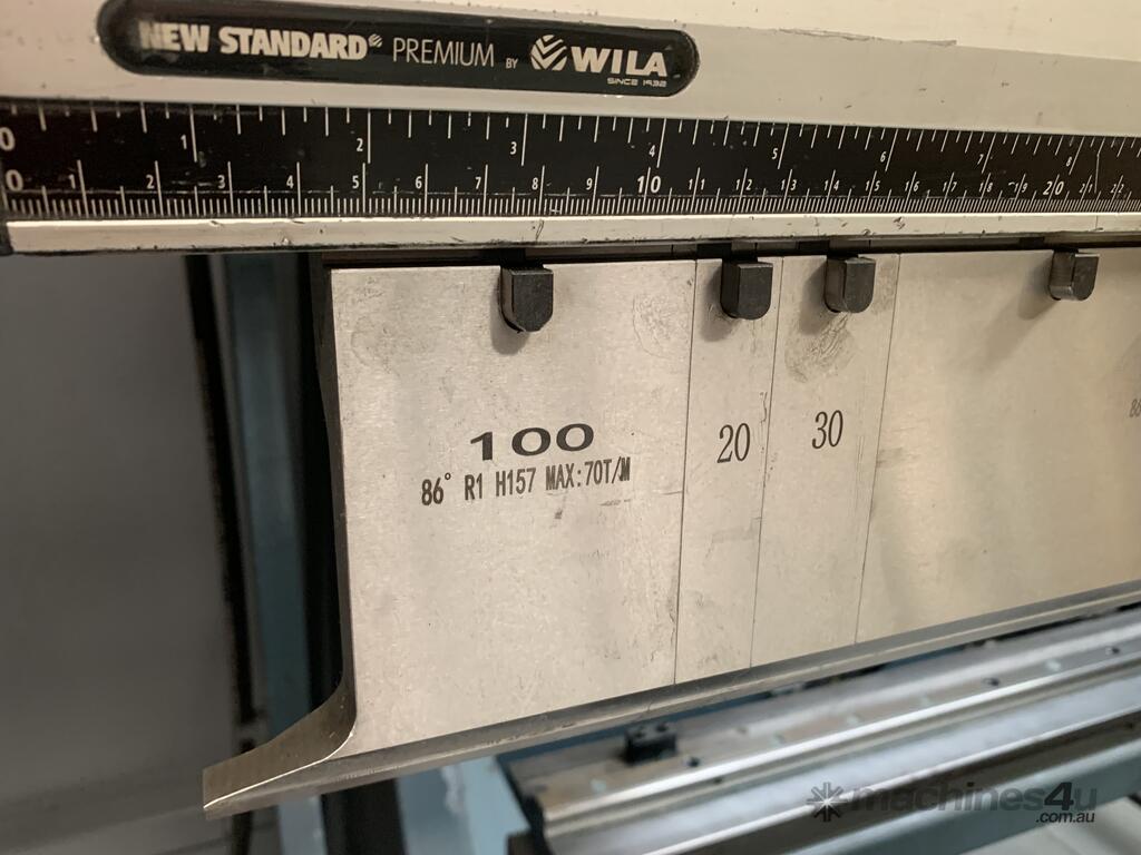 Used durma Durma ADS 25100 CNC press brake with 8 axes and Cybelec