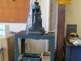 Herless 6 Ton Screw Press & Tooling - picture0' - Click to enlarge
