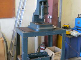 Herless 6 Ton Screw Press & Tooling - picture1' - Click to enlarge