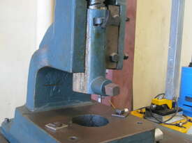 Herless 6 Ton Screw Press & Tooling - picture2' - Click to enlarge