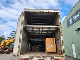 2014 CAT CT610 (6x4) Curtainsider - picture0' - Click to enlarge