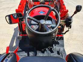 Branson 2500H Tractor 24hp - 4 in 1 Loader Attached! - picture1' - Click to enlarge