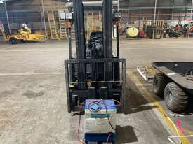 2015 Caterpillar Electric Forklift (Sit on) - picture0' - Click to enlarge