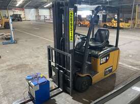 2015 Caterpillar Electric Forklift (Sit on) - picture1' - Click to enlarge