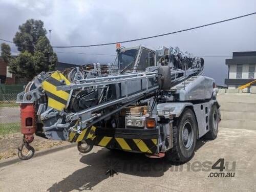 caption GLEASON CRANES 1995 KOBELCO RK160-2