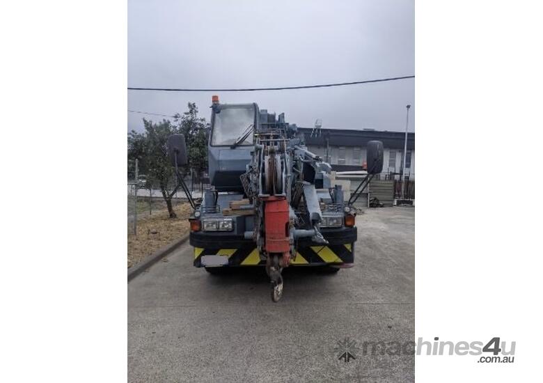 caption GLEASON CRANES 1995 KOBELCO RK160-2