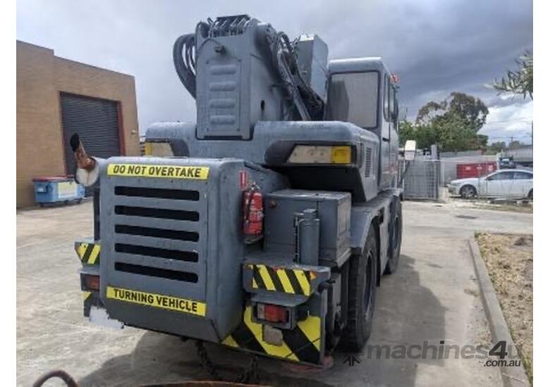caption GLEASON CRANES 1995 KOBELCO RK160-2