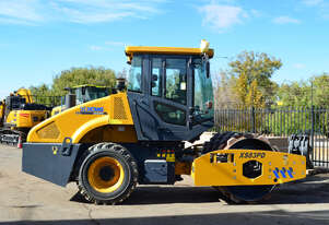 XCMG Single Drum Padfoot Roller | Model: XS83PD