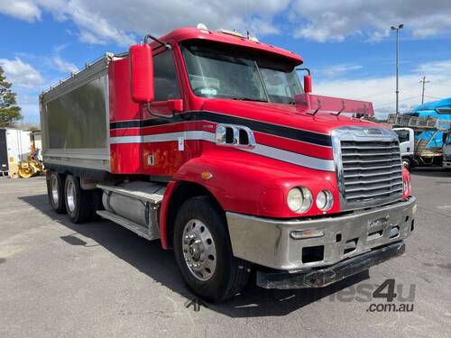 2016 Freightliner FLX Tipper