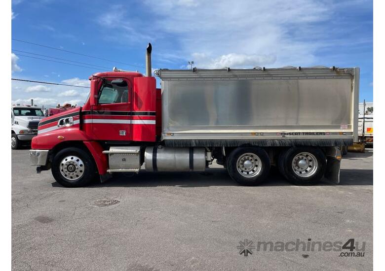 caption 2016 Freightliner FLX Tipper