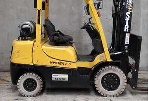 HYSTER H2.5XT Counterbalance Forklift HYSTER H2.5XT Counterbalance Forklift