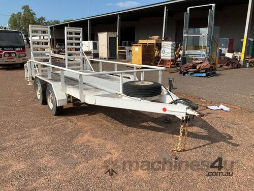 2010 Tristar Tandem Axle Plant Trailer