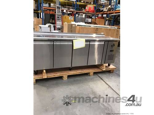 GN4100TN TROPICALISED 4 Door Gastronorm Bench Fridge