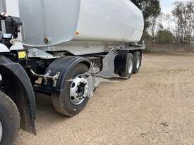 2016 IVECO ACCO 2350 WT77 - picture0' - Click to enlarge