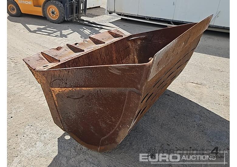 caption 1780mm Hyd Tilting Bucket to suit 21T Excavator, 450mm Centers, 330 Ears, 70mm Pins