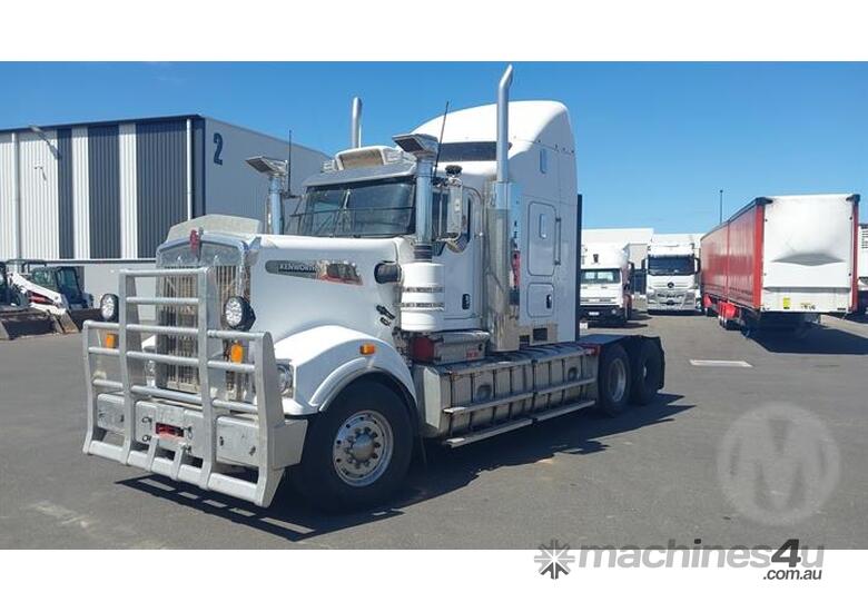 caption Kenworth T909