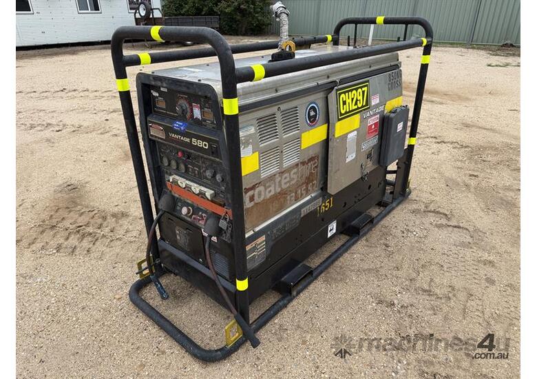 caption LINCOLN ELECTRIC VANTAGE 580 WELDER