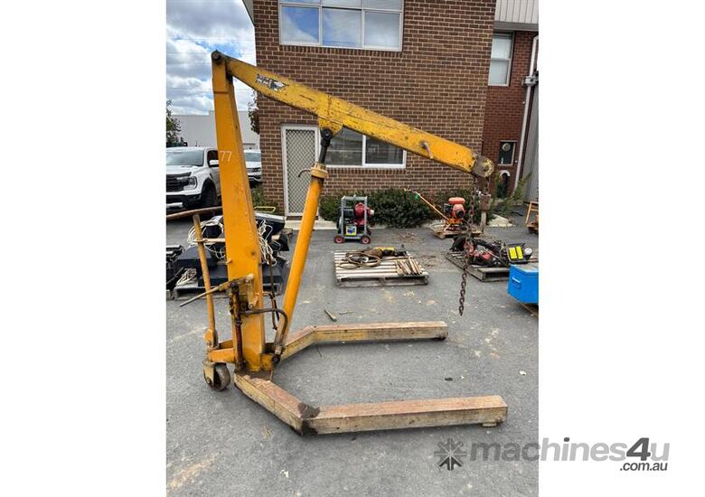 caption PERROT & ADAMS MOBILE CRANE