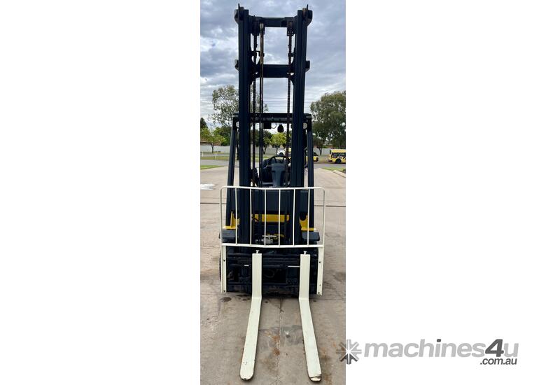  Yale 2.5T LPG counterbalance forklif