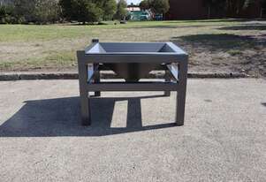 Hopper - 1090 x 1060 mm opening