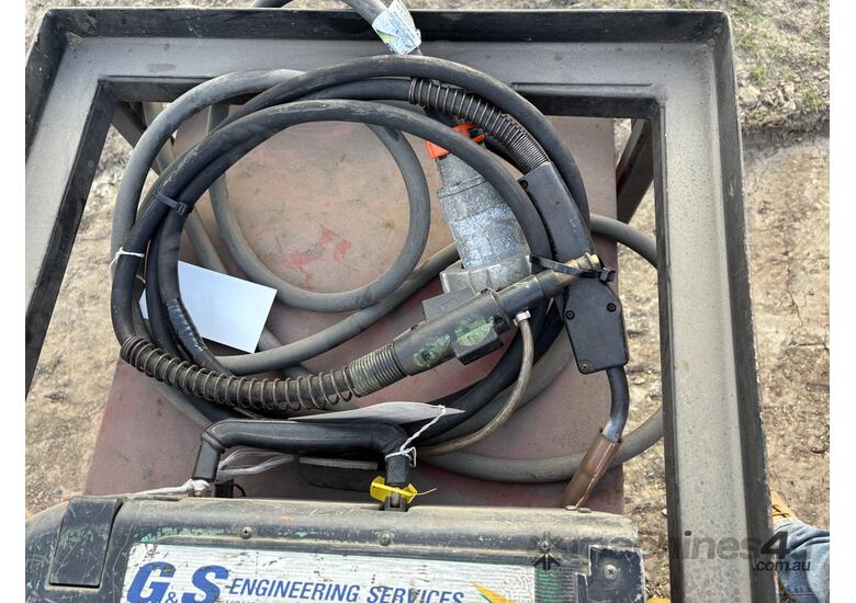 caption Lincoln Electric IdealArc DC600 & Lincoln Electric LN-25 Wire Feeder