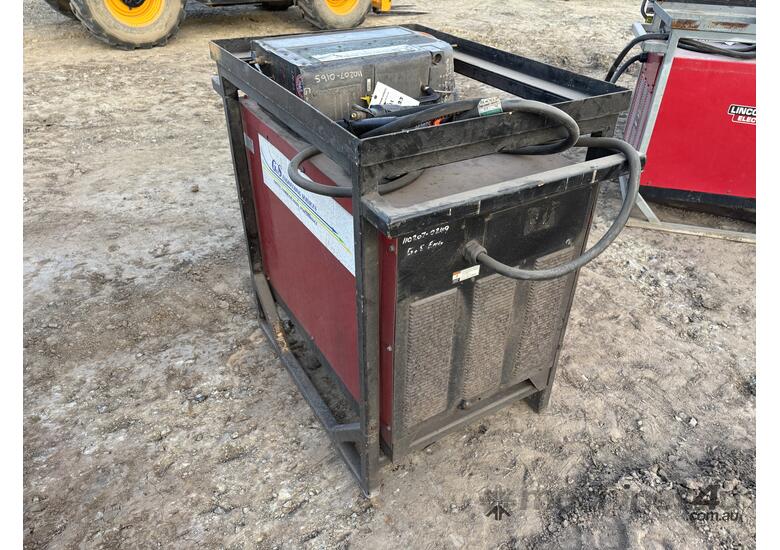 caption Lincoln Electric IdealArc DC600 & Lincoln Electric LN-25 Wire Feeder