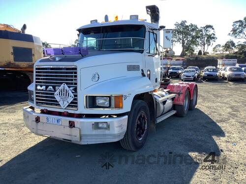caption 1998 Mack CH Prime Mover Single Cab
