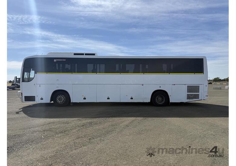 2001 VOLVO B7R COACH