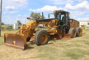 Caterpillar 2015   12M