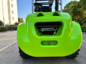 2025 ZOOMLION Rough Terrain Forklift SD35  - picture0' - Click to enlarge