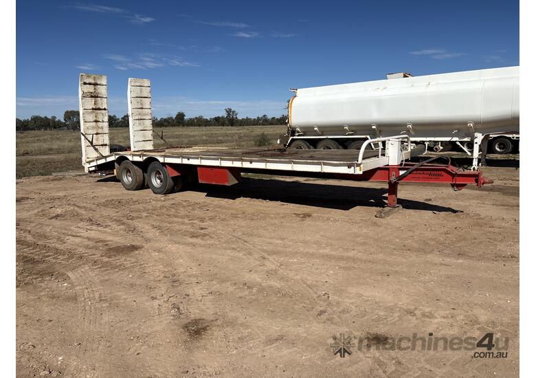 1999 Beaver Tail Trailer Dual Axle