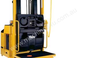 Yale OS030BE NARROW AISLE REACH TRUCKS