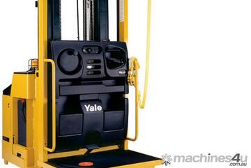 Yale OS030BE NARROW AISLE REACH TRUCKS Yale OS030BE NARROW AISLE REACH TRUCKS