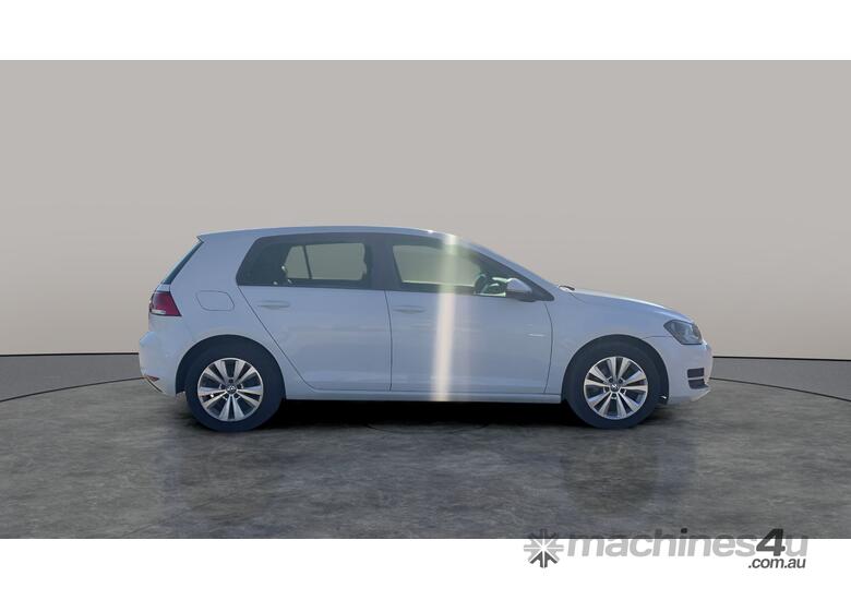 caption 2015 Volkswagen Golf 90TSI Comfortline Petrol