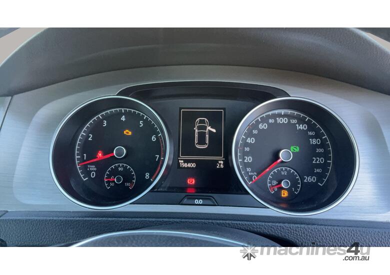 caption 2015 Volkswagen Golf 90TSI Comfortline Petrol