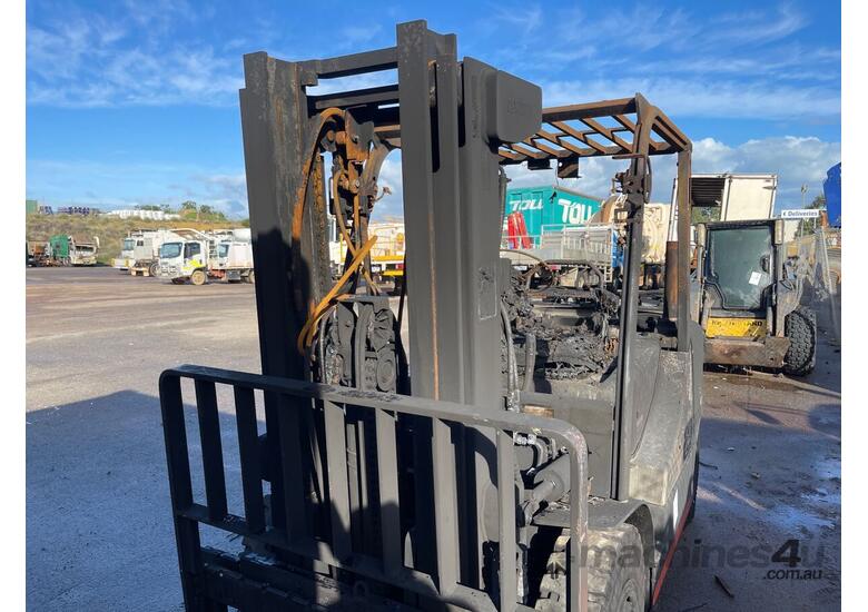caption 2016 Crown CG35C-5 Forklift