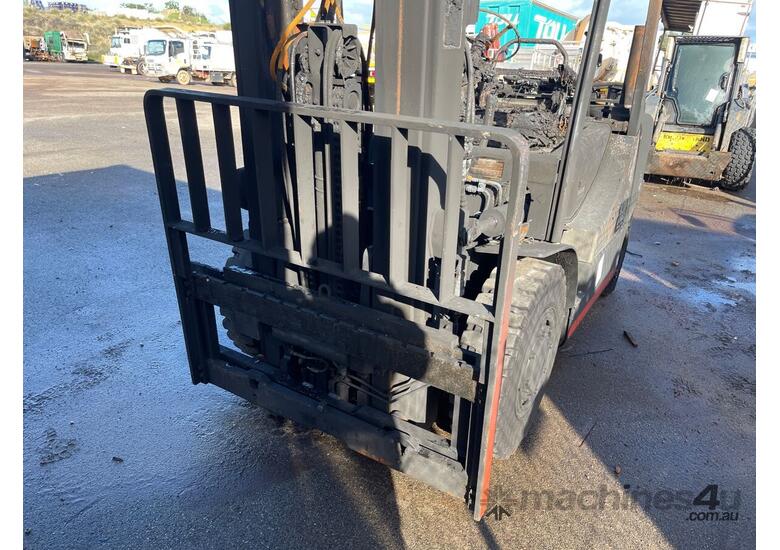 caption 2016 Crown CG35C-5 Forklift