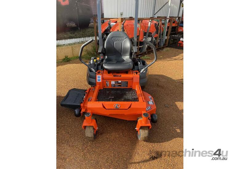 Kubota Zero Turn Mower With 42 Inch Cutting deck