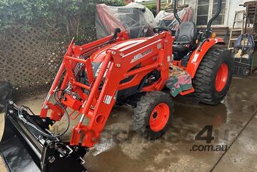 KIOTI CK4210 ROPS HST TRACTOR WITH 4IN1 LOADER KIOTI CK4210 ROPS HST TRACTOR WITH 4IN1 LOADER