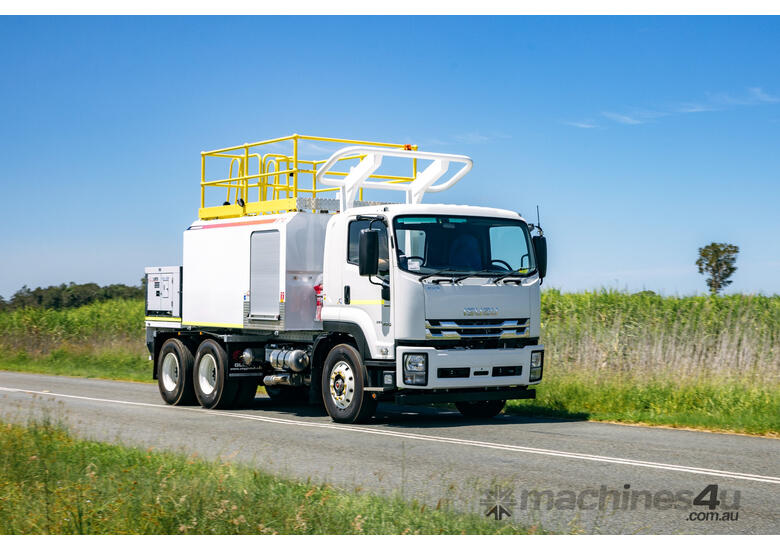 Isuzu FVZ 260-300 Service Body Truck