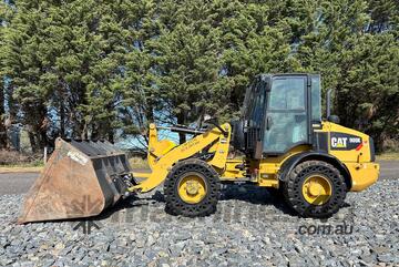 Caterpillar 2017   908K