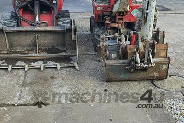 Takeuchi TB210R & Dingo K94 Melbourne