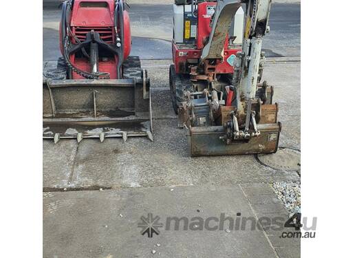 Takeuchi TB210R & Dingo K94 Melbourne