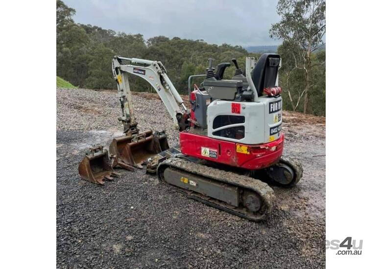 Takeuchi TB210R & Dingo K94 Melbourne
