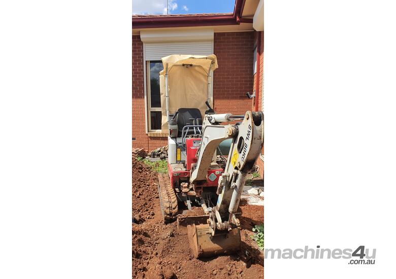 Takeuchi TB210R & Dingo K94 Melbourne