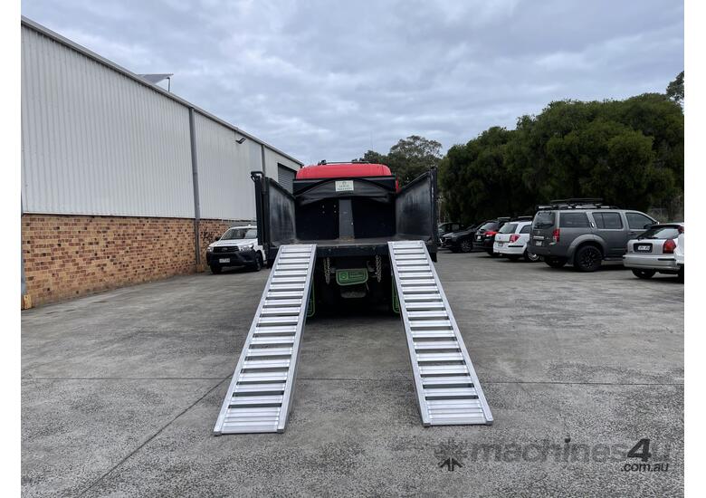 3.7m - 5Tonne  Heavy Duty Rubber Track Machinery Loading Ramps
